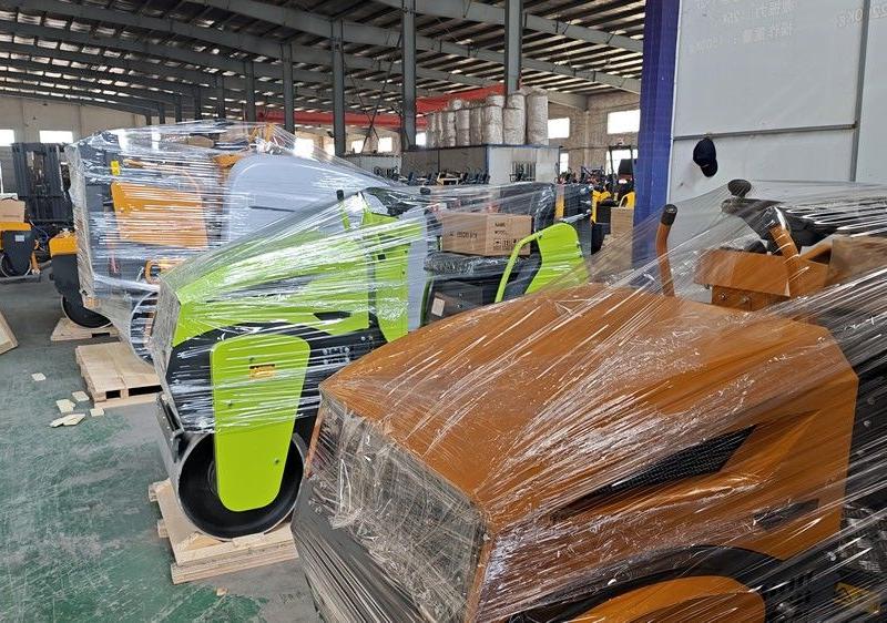 持續(xù)交貨中！奔馬小型壓路機(jī)出口發(fā)貨