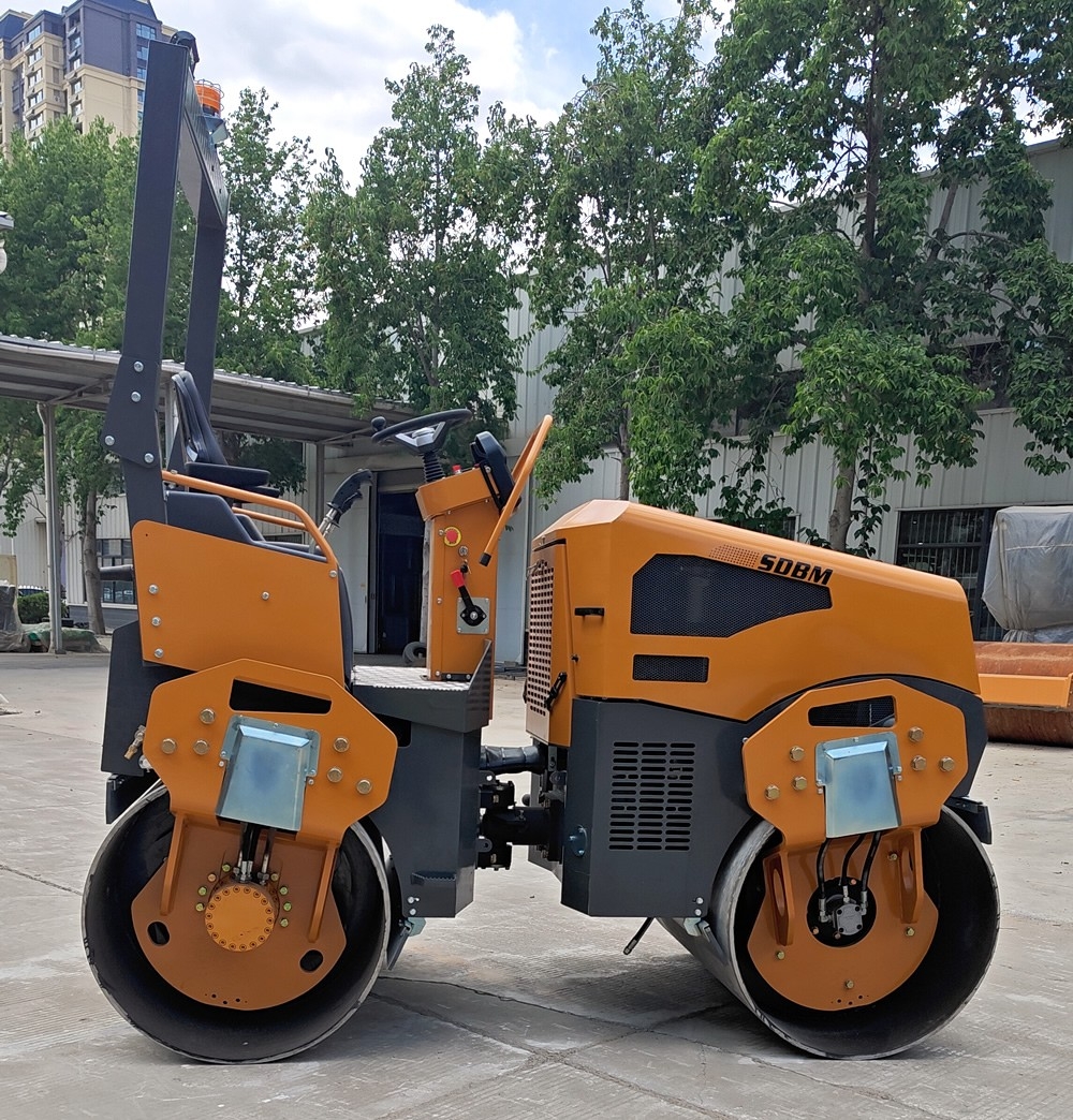 奔馬5噸小型座駕壓路機BM5000